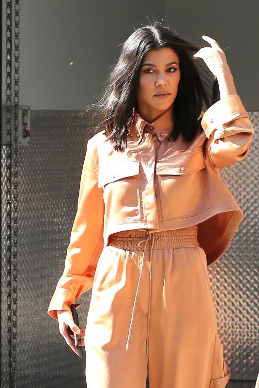 KOURTNEY KARDASHIAN Out and About in Calabasas 04/25/2018