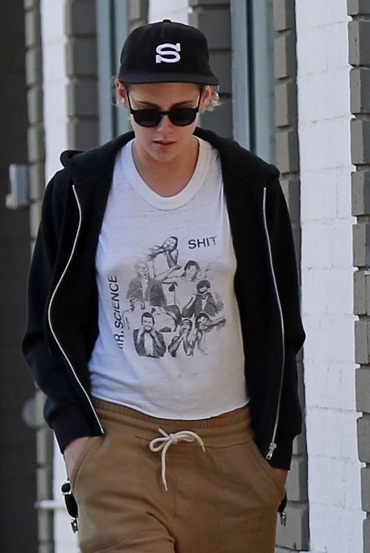 KRSITEN STEWAR Heading to s Spa in Los Angeles 04/18/2018