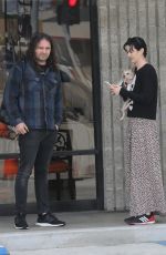 KRYSTEN RITTER and Adam Granduciel Take Their Dog to Animal Hospital in Los Angeles 04/04/2018