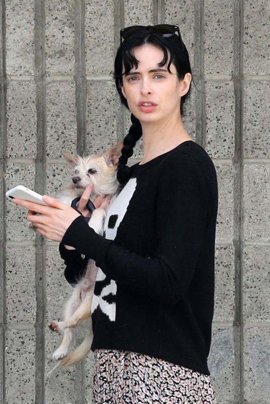 KRYSTEN RITTER and Adam Granduciel Take Their Dog to Animal Hospital in Los Angeles 04/04/2018