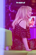 KYLIE MINOGUE Performs Stop Me from Falling on One Show in London 04/09/2018