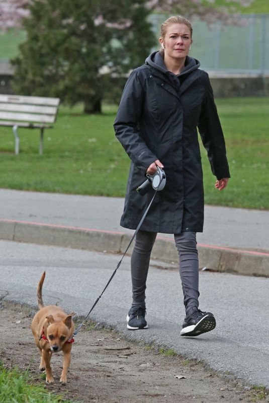 LEANN RIMES Walks Her Dog Out in Vancouver 04/10/2018