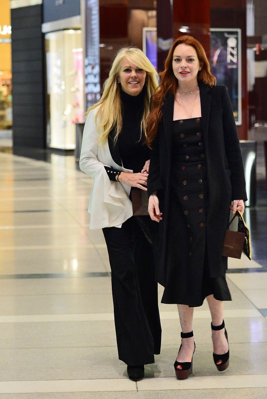 LINDSAY and DINA LOHAN Leaves Michael Lohans Birthday Dinner in New York 04/28/2018