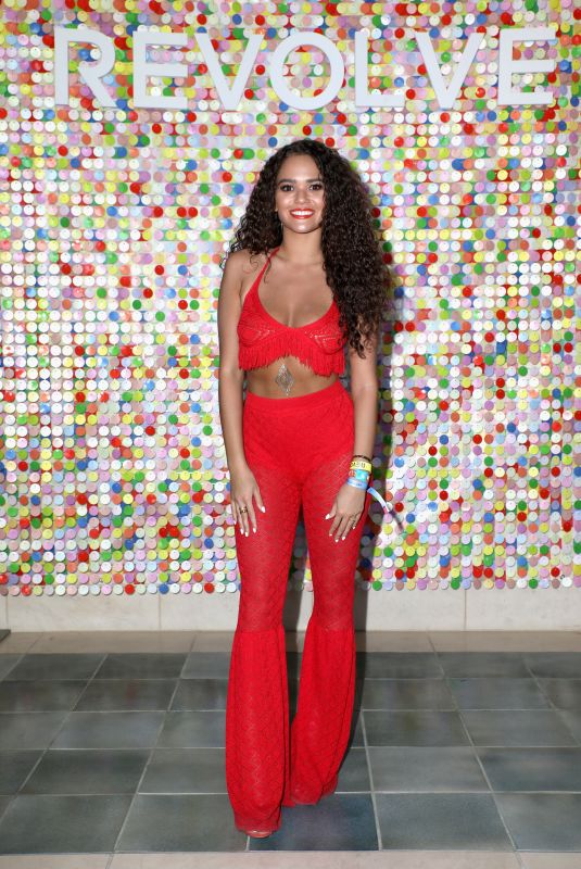 MADISON PETTIS at #revolvefestival in La Quinta 04/14/2018