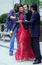 MARY ELIZABETH WINSTEAD and Ewan McGregor Leaves Their Hotel in New York 04/23/2018