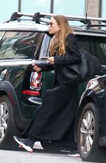 MARY KATE OLSEN Leaves Her Office in New York 04/05/2018