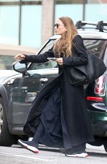 MARY KATE OLSEN Leaves Her Office in New York 04/05/2018