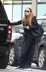 MARY KATE OLSEN Leaves Her Office in New York 04/05/2018