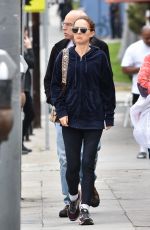 NATALIE PORTMAN Out for Breakfaast in Los Feliz 04/02/2018
