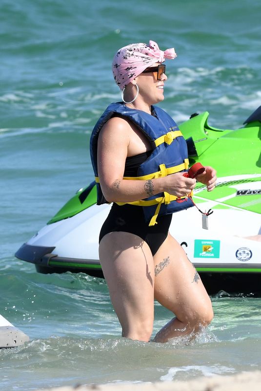 PINK on Vcation in Fort Lauderdale 04/26/2018