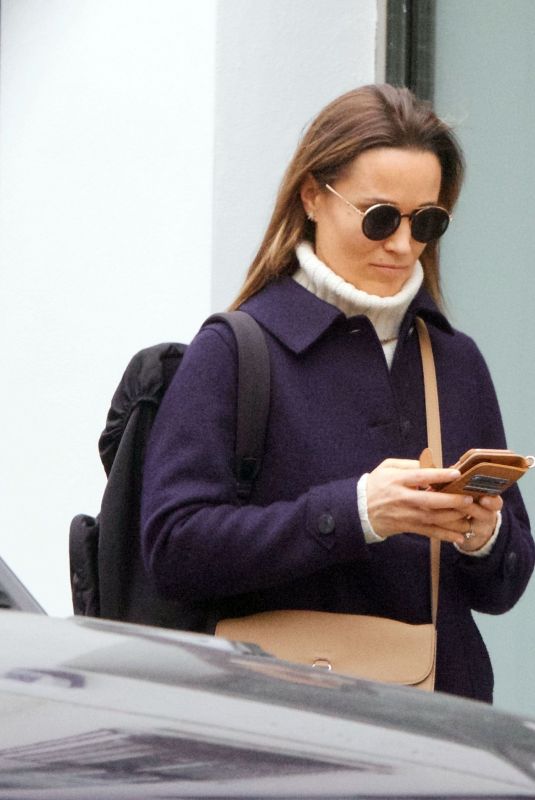 PIPPA MIDDLETON Out and About in London 04/13/2018