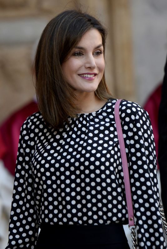 QUEEN LETIZIA OF SPAIN at Traditional Easter Mass in Cathedral of Santa Maria of Palma in Mallorca 04/01/2018