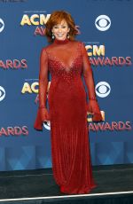 REBA MCENTIRE at 2018 ACM Awards in Las Vegas 04/15/2018