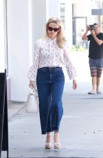 REESE WITHERSPOON Heading to a Business Meeting in Los Angeles 04/23/2018