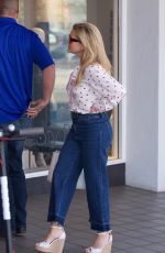 REESE WITHERSPOON Heading to a Business Meeting in Los Angeles 04/23/2018