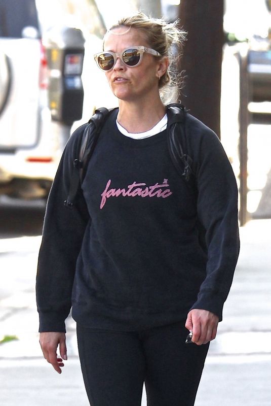 REESE WITHERSPOON Leaves a Gym in Los Angeles 04/09/2018
