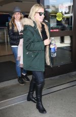 SARAH MICHELLE GELLAR at Los Angeles International Airport 04/10/2018