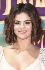 SELENA GOMEZ at Hotel Transylvania 3: Summer Vacation Photocall in Culver City 04/11/2018