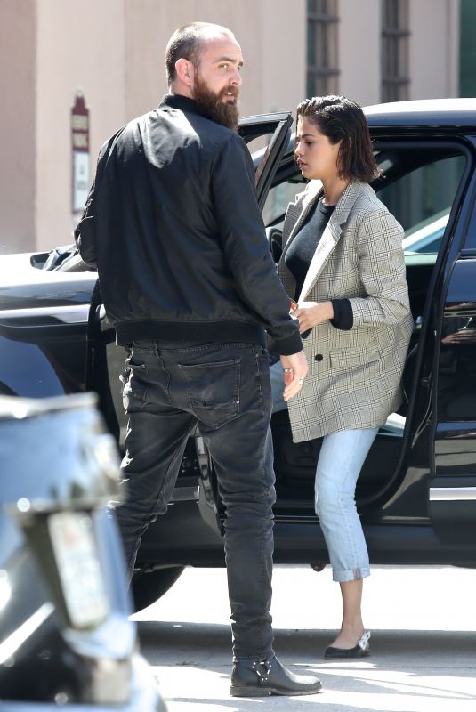 SELENA GOMEZ Out in Hollywood 04/10/2018