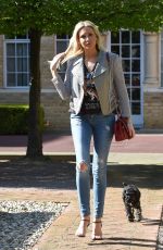 STEPHANIE PRATT Walks Her Dog Out in London 04/18/2018