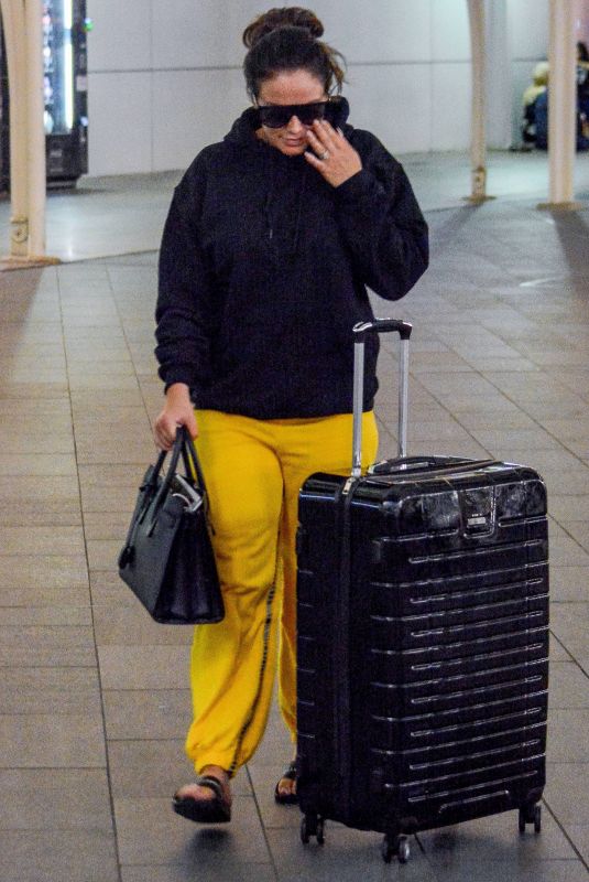 VICKY PATTISON Arrives in Australia 04/07/2018