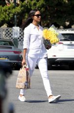 ZOE SALDANA Shopping at Bristol Farms in Beverly Hills 04/14/2018