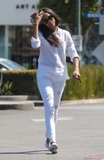 ZOE SALDANA Shopping at Bristol Farms in Beverly Hills 04/14/2018