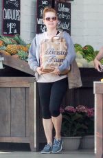 AMY ADAMS Shopping at Bristol Farms in Beverly Hills 05/17/2018