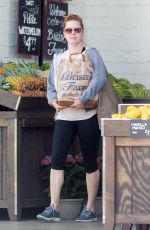 AMY ADAMS Shopping at Bristol Farms in Beverly Hills 05/17/2018