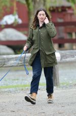 ANNE HATHAWAY at a Farm Stand in Easton 05/13/2018