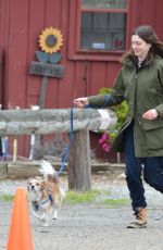 ANNE HATHAWAY at a Farm Stand in Easton 05/13/2018