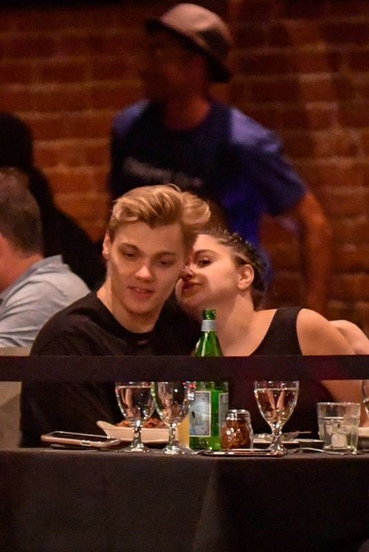 ARIEL WINTER and Levi Meaden Out for Dinner at Vitello