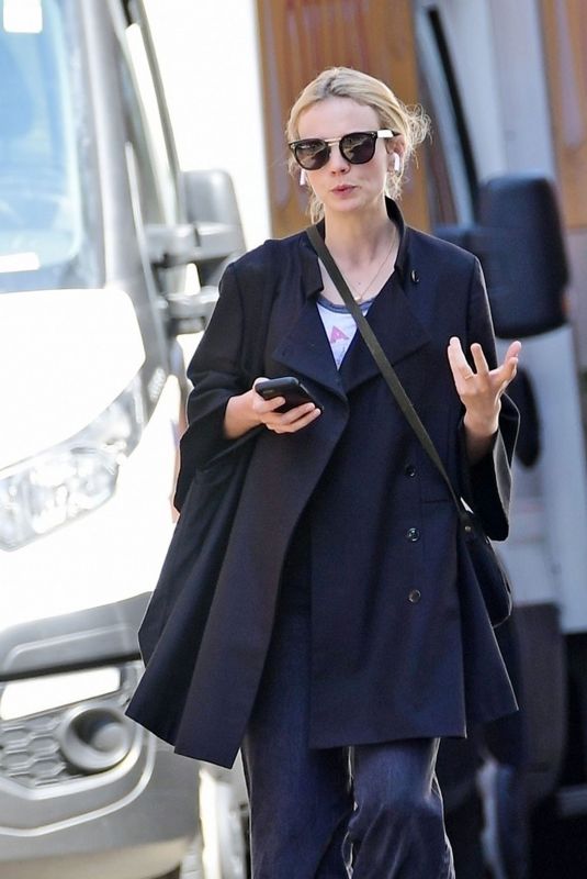 CAREY MULLIGAN Out and in Chelsea 05/18/2018