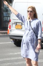 CLAIRE DANES Hailing a Cab in New York 05/02/2018