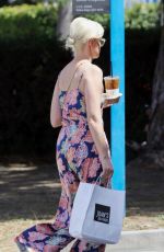 ELIZABETH BANKS Leaves Alfred
