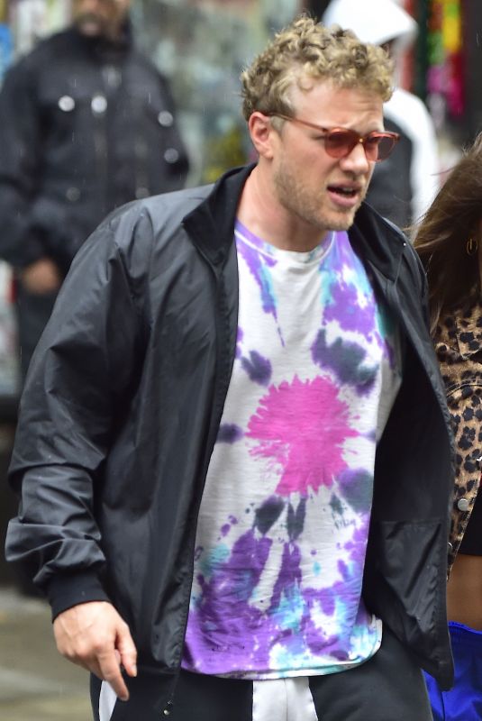 EMILY RATAJKOWSKI and Sebastian Bear-McClard Out in New York 04/27/2018