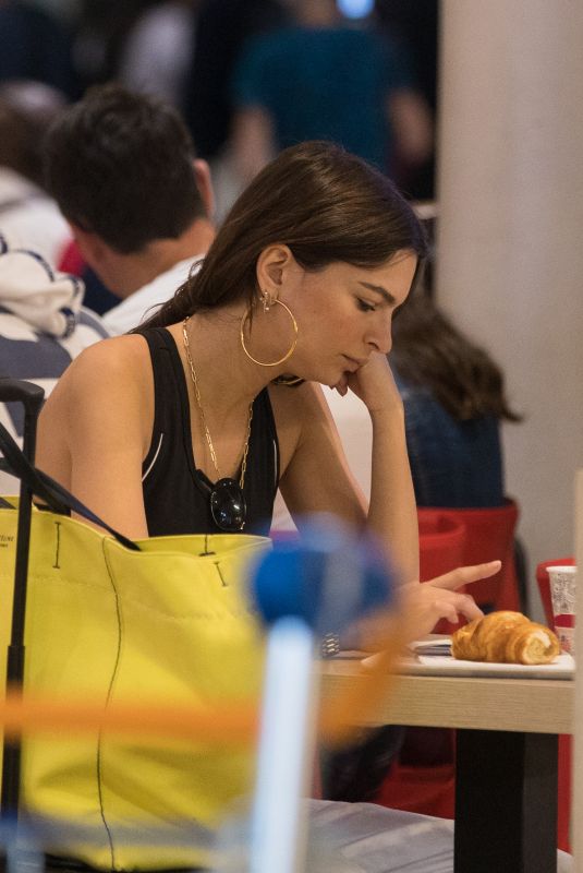 EMILY RATAJKOWSKI at Roissy Charles De Gaulle Airport in Paris 05/28/2018