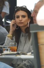 EMILY RATAJKOWSKI Out for Lunch n Los Angeles 05/25/2018