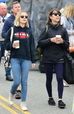 GENEVIEVE HANNELIUS Shopping at Farmers Market in Los Angeles 05/13/2018
