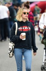 GENEVIEVE HANNELIUS Shopping at Farmers Market in Los Angeles 05/13/2018