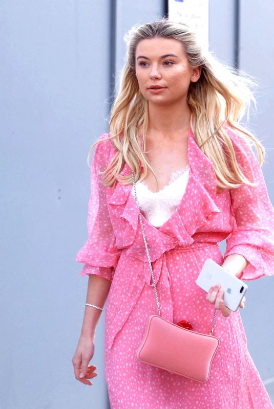 GEORGIA TOFFOLO Leaves a Beauty Salon in Chelsea 05/17/2018