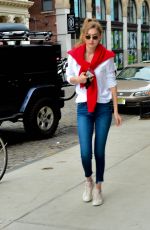 GIGI HADID Arrives at Her Home in New York 05/06/2018