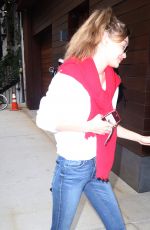 GIGI HADID Arrives at Her Home in New York 05/06/2018
