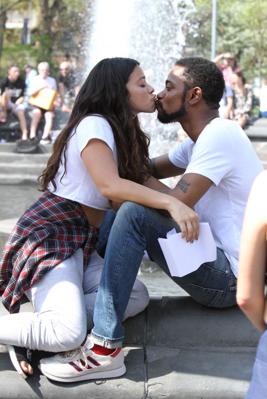 GINA RODRIGUEZ and Lakeith Stanfield Shooting a Kissing Scene on the Set of Someone Great 05/03/2018