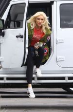 GWEN STEFANI Arrives at a Studio in Los Angeles 05/01/2018