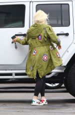 GWEN STEFANI Arrives at a Studio in Los Angeles 05/01/2018