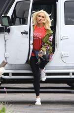 GWEN STEFANI Arrives at a Studio in Los Angeles 05/01/2018