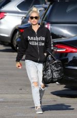 GWEN STEFANI in Ripped Jeand Out in Los Angeles 05/23/2018