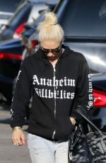 GWEN STEFANI in Ripped Jeand Out in Los Angeles 05/23/2018