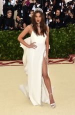 HAILEE STEINFELD at MET Gala 2018 in New York 05/07/2018